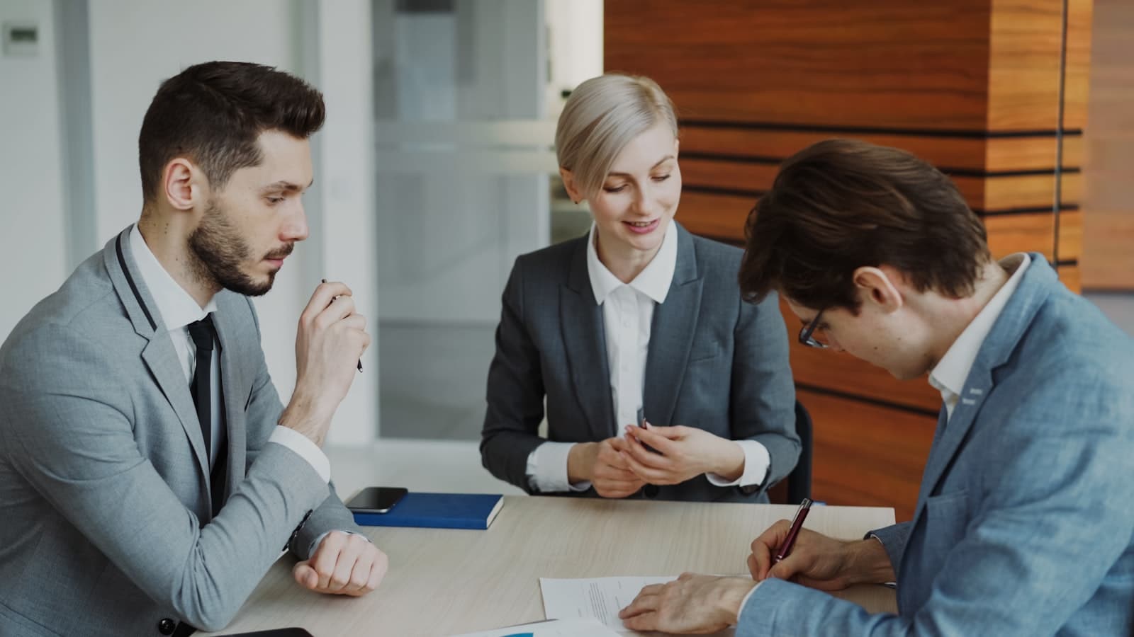 Business Law legal service by Zawar Law Chambers in Pakistan